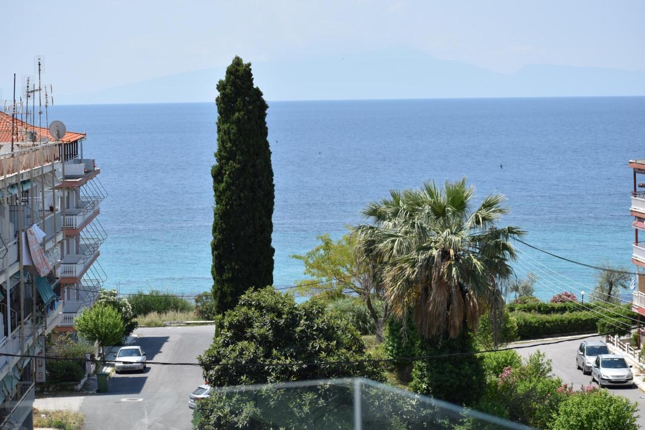 Sea View Luxury Apartment In Nea Kallikratia. Nea Kallikrateia Zewnętrze zdjęcie