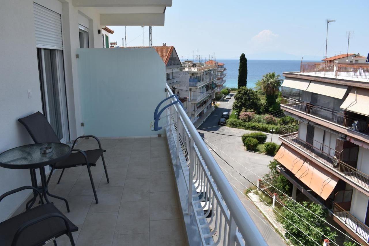 Sea View Luxury Apartment In Nea Kallikratia. Nea Kallikrateia Zewnętrze zdjęcie