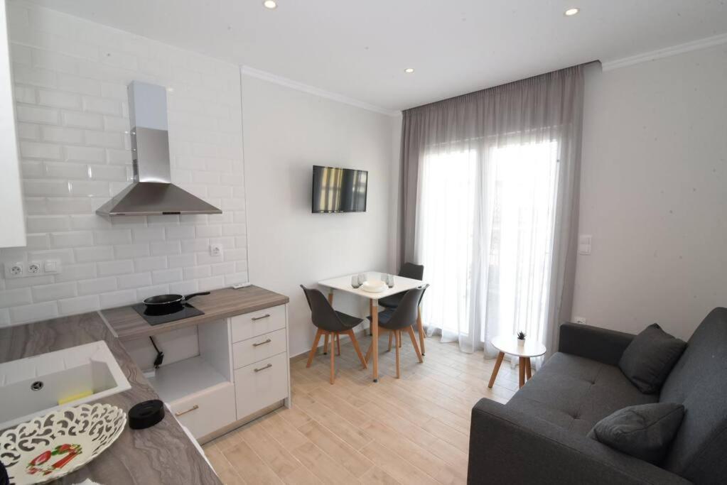 Sea View Luxury Apartment In Nea Kallikratia. Nea Kallikrateia Zewnętrze zdjęcie